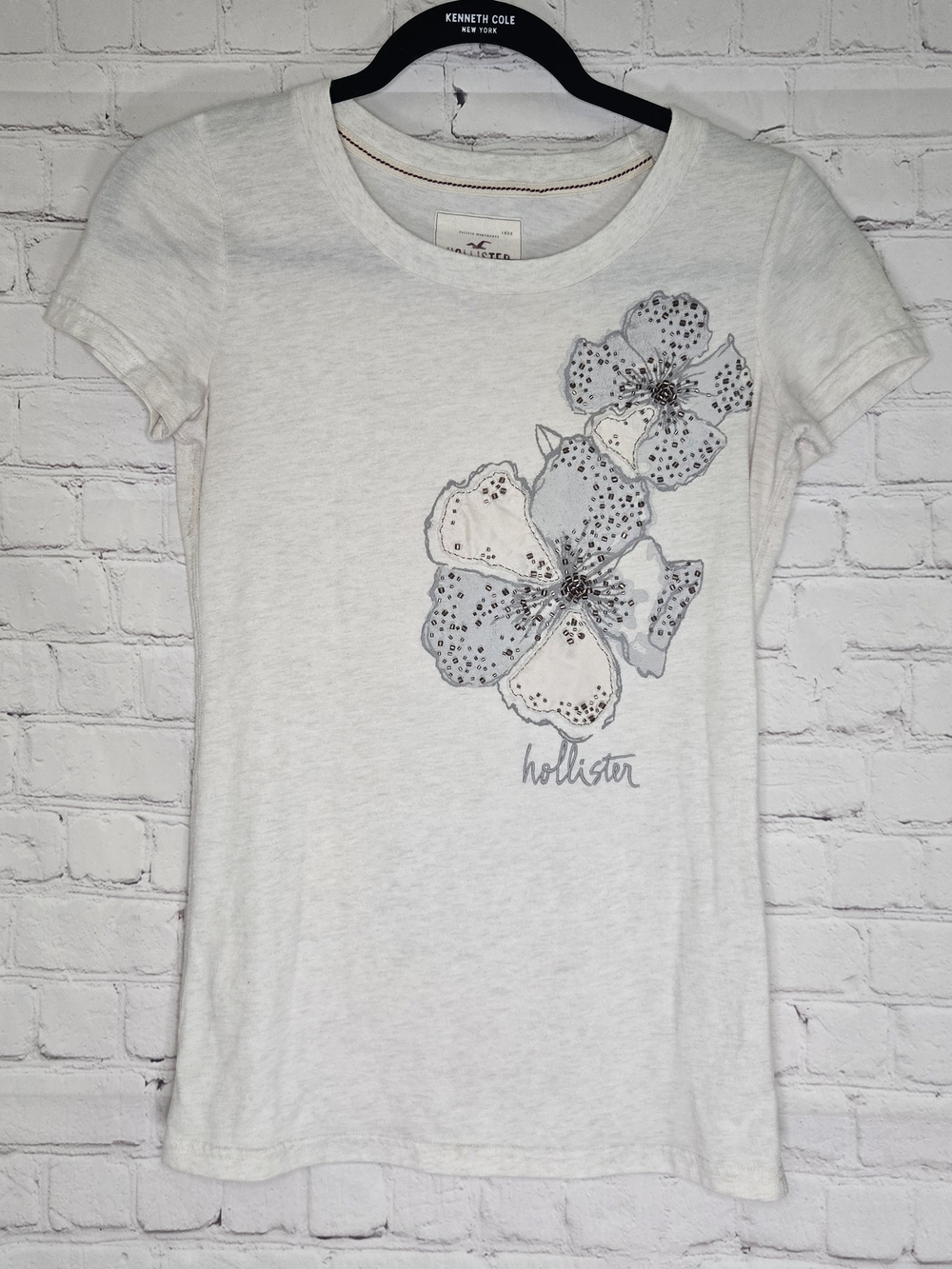 Y2K Hollister Co. white & gray floral graphic tee with beaded rhinestone details